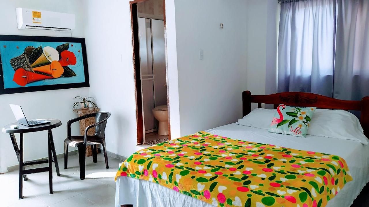 Pensión Urbanización Buenavista - Av Crisanto Luque 3*