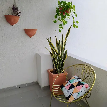Urbanizacion Buenavista - Av Crisanto Luque Pensión 3*